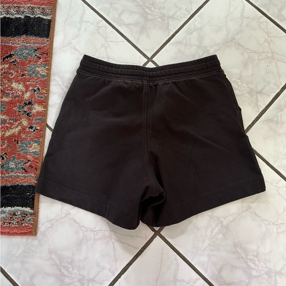 Uniqlo shorts - Picture 2 of 4